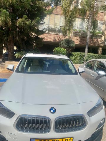 ב מ וו X2