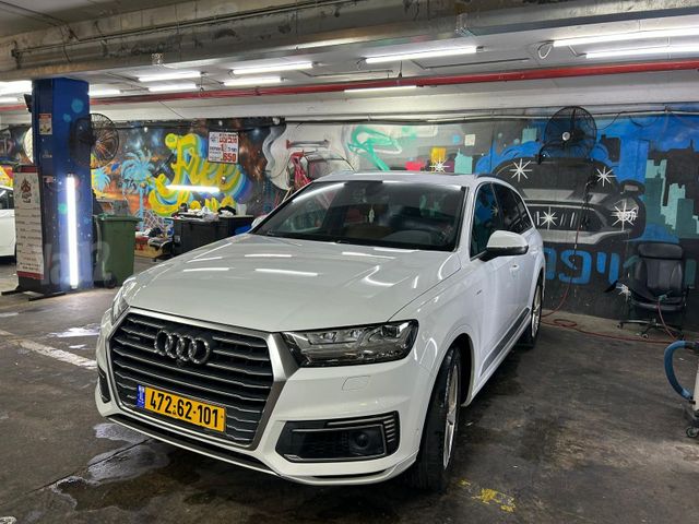 אאודי Q7
