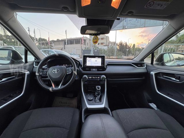 טויוטה RAV4