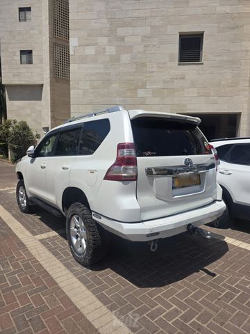 טויוטה לנד קרוזר