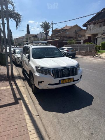 טויוטה לנד קרוזר