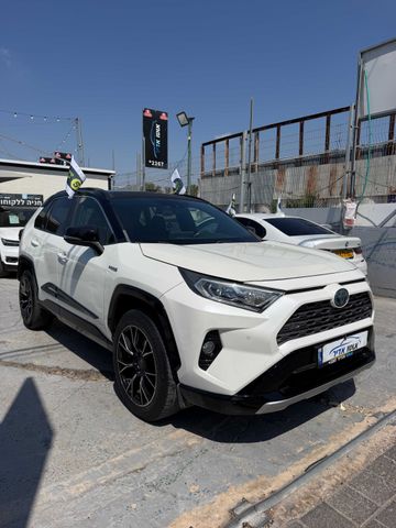 טויוטה RAV4
