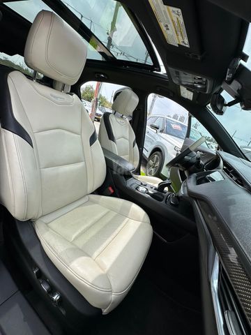 קאדילק XT4