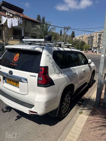 טויוטה לנד קרוזר