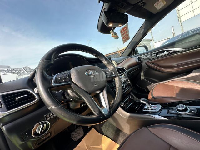 אינפיניטי QX30