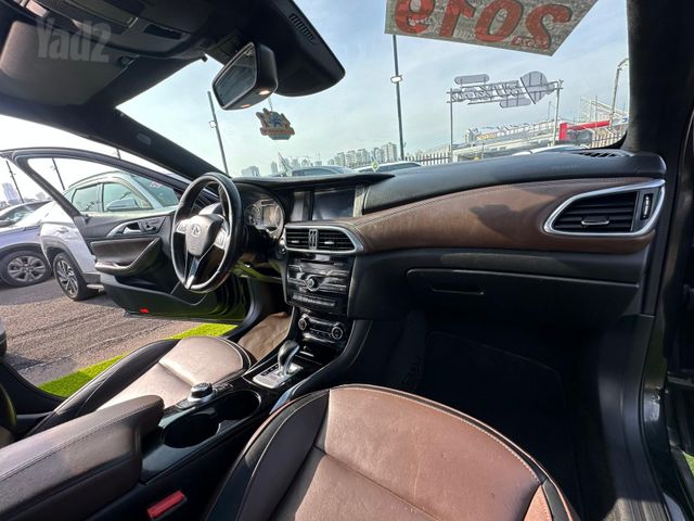 אינפיניטי QX30