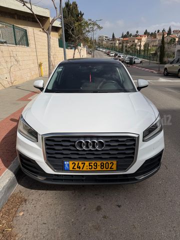 אאודי Q2