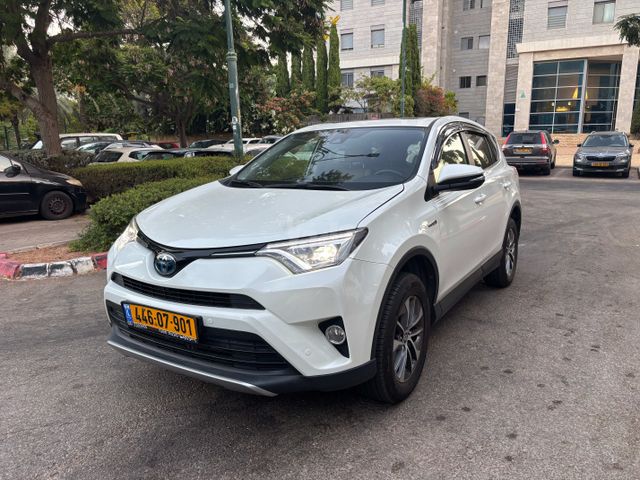 מודעת רכב טויוטה RAV4