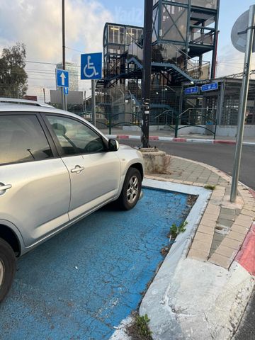 טויוטה RAV4