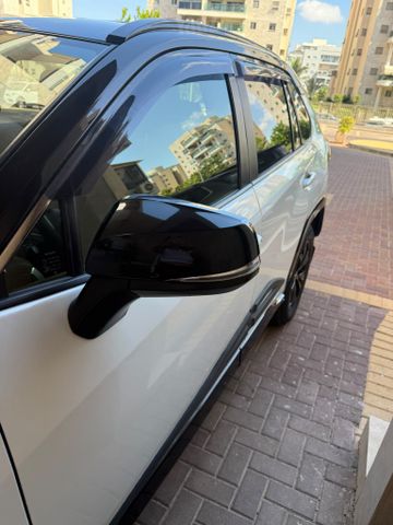 טויוטה RAV4