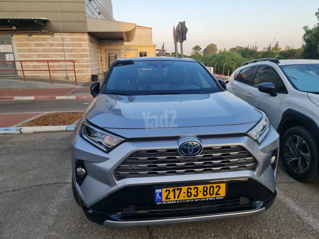 מודעת רכב טויוטה RAV4
