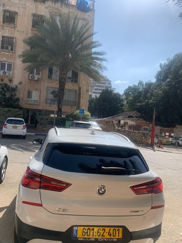 ב מ וו X2