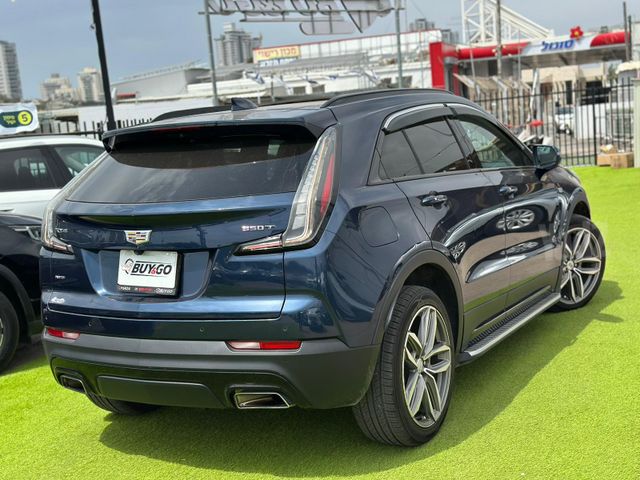 קאדילק XT4