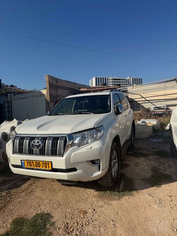טויוטה לנד קרוזר