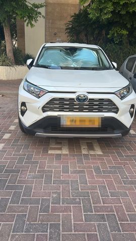 מודעת רכב טויוטה RAV4