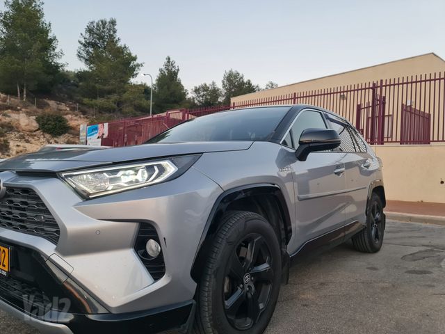 טויוטה RAV4