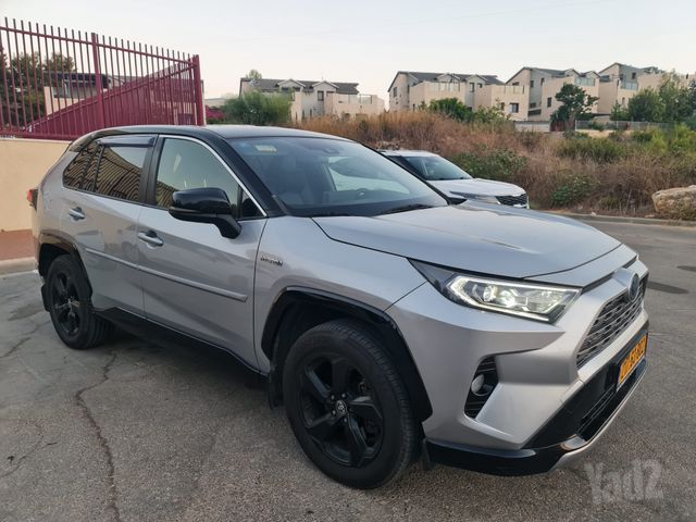 טויוטה RAV4