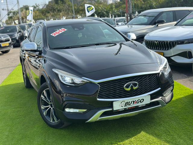 אינפיניטי QX30