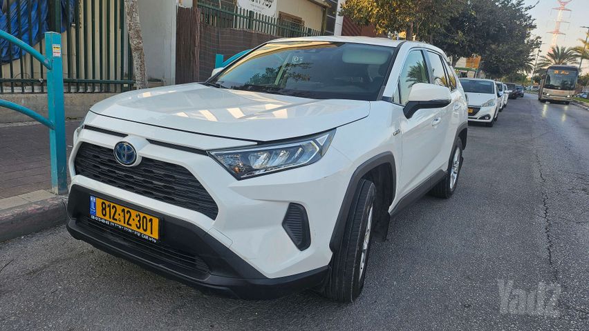 טויוטה RAV4
