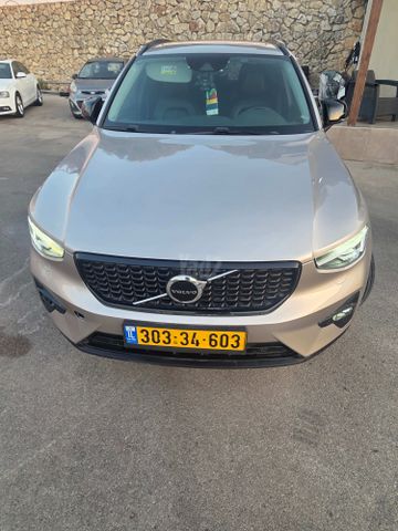 וולוו XC40