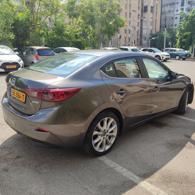 מאזדה 3
