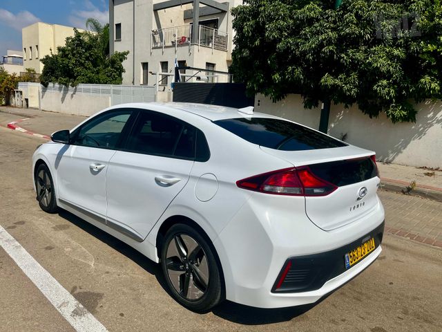 יונדאי איוניק