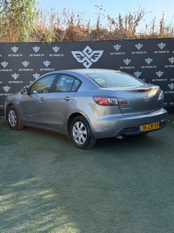 מאזדה 3