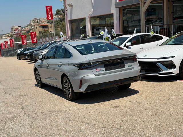 צ׳רי אריזו 8