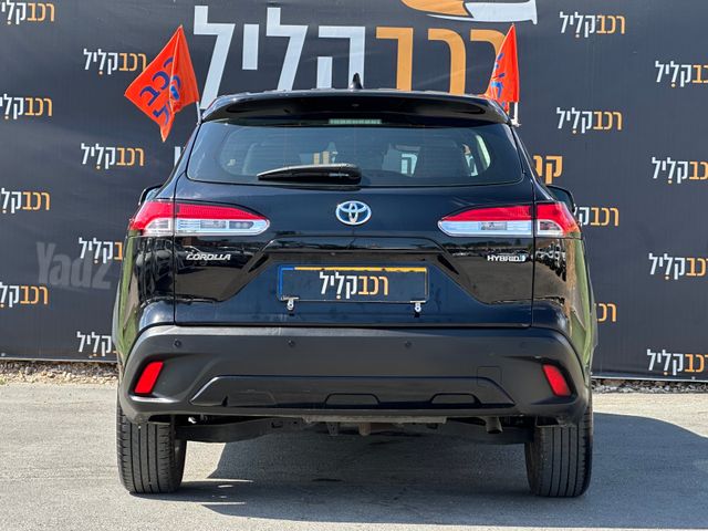 טויוטה קורולה קרוס