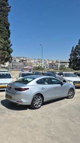 מאזדה 3