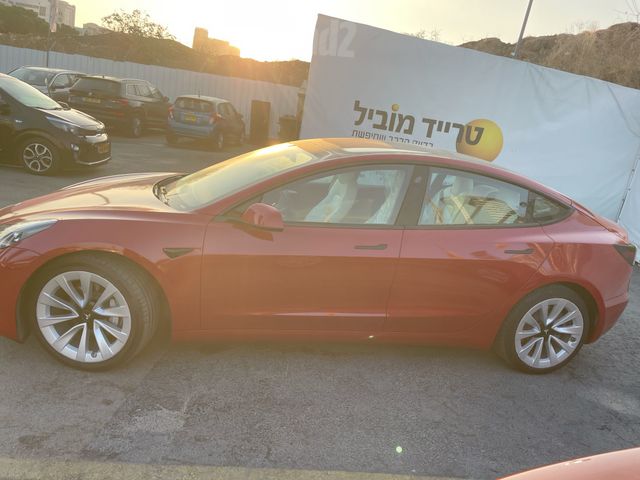 טסלה מודל 3