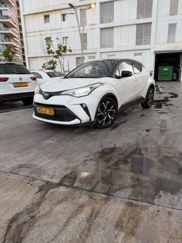 מודעת רכב טויוטה C-HR