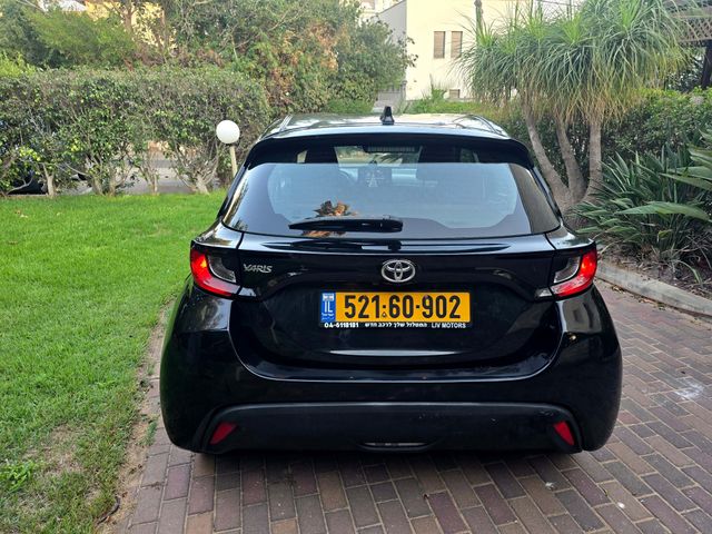 טויוטה יאריס