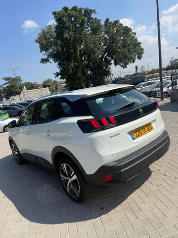 פיג'ו 3008
