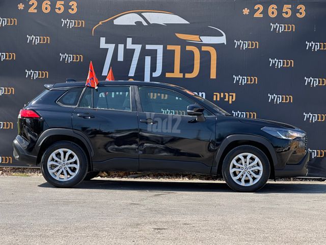 טויוטה קורולה קרוס