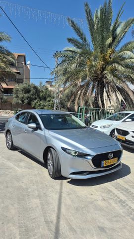 מאזדה 3