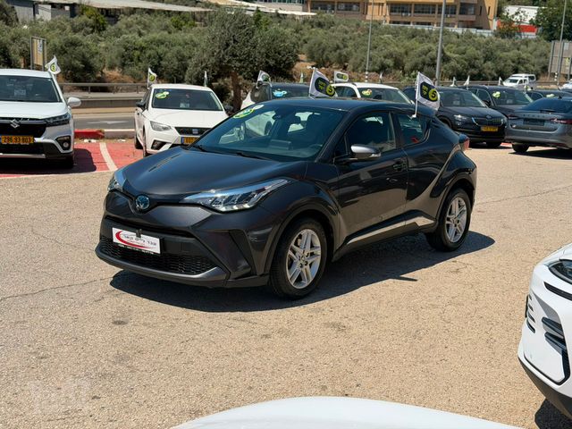 מודעת רכב טויוטה C-HR