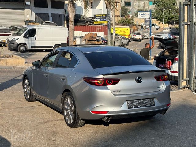 מאזדה 3