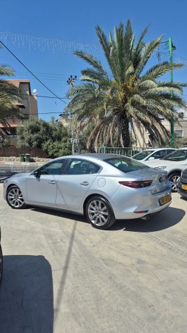 מאזדה 3