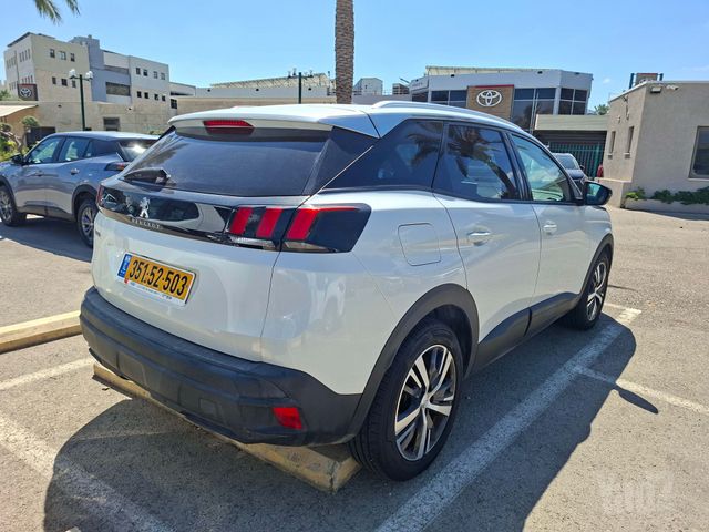 פיג'ו 3008