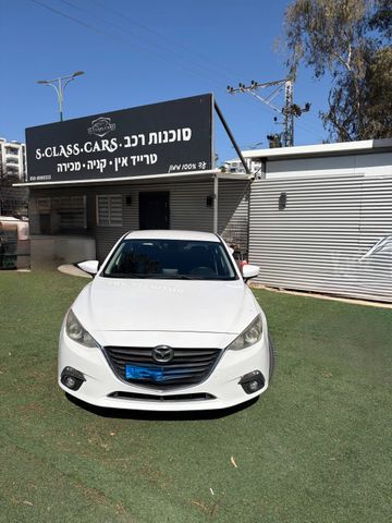מודעת רכב מאזדה 3