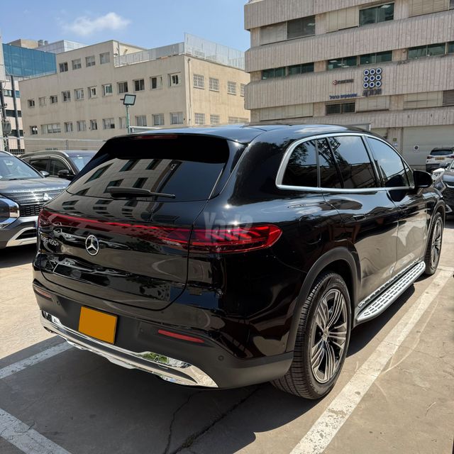מרצדס-בנץ EQS SUV
