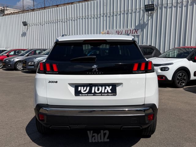 פיג'ו 3008