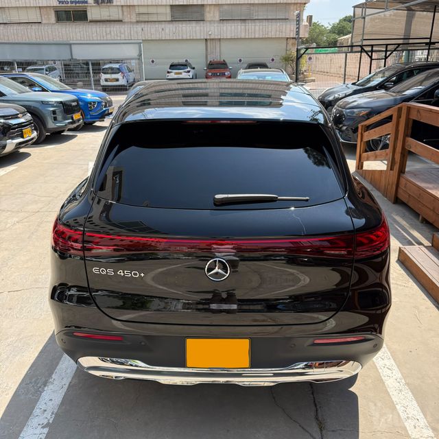 מרצדס-בנץ EQS SUV