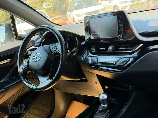 טויוטה C-HR
