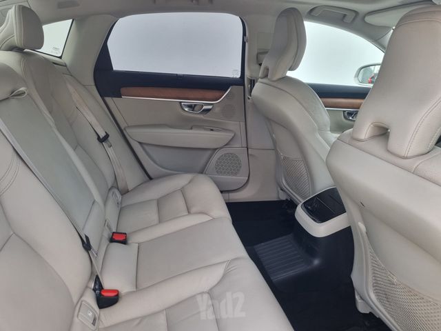 וולוו S90