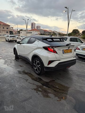 טויוטה C-HR