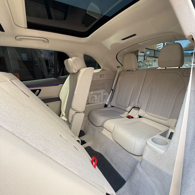 מרצדס-בנץ EQS SUV