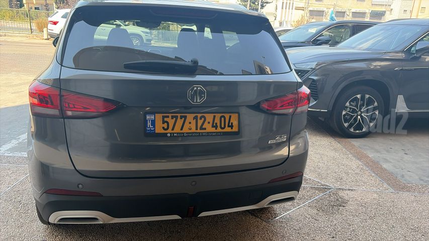 אם ג'י ZS