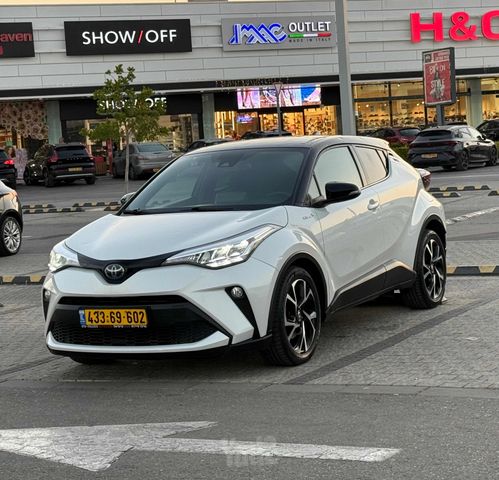 מודעת רכב טויוטה C-HR